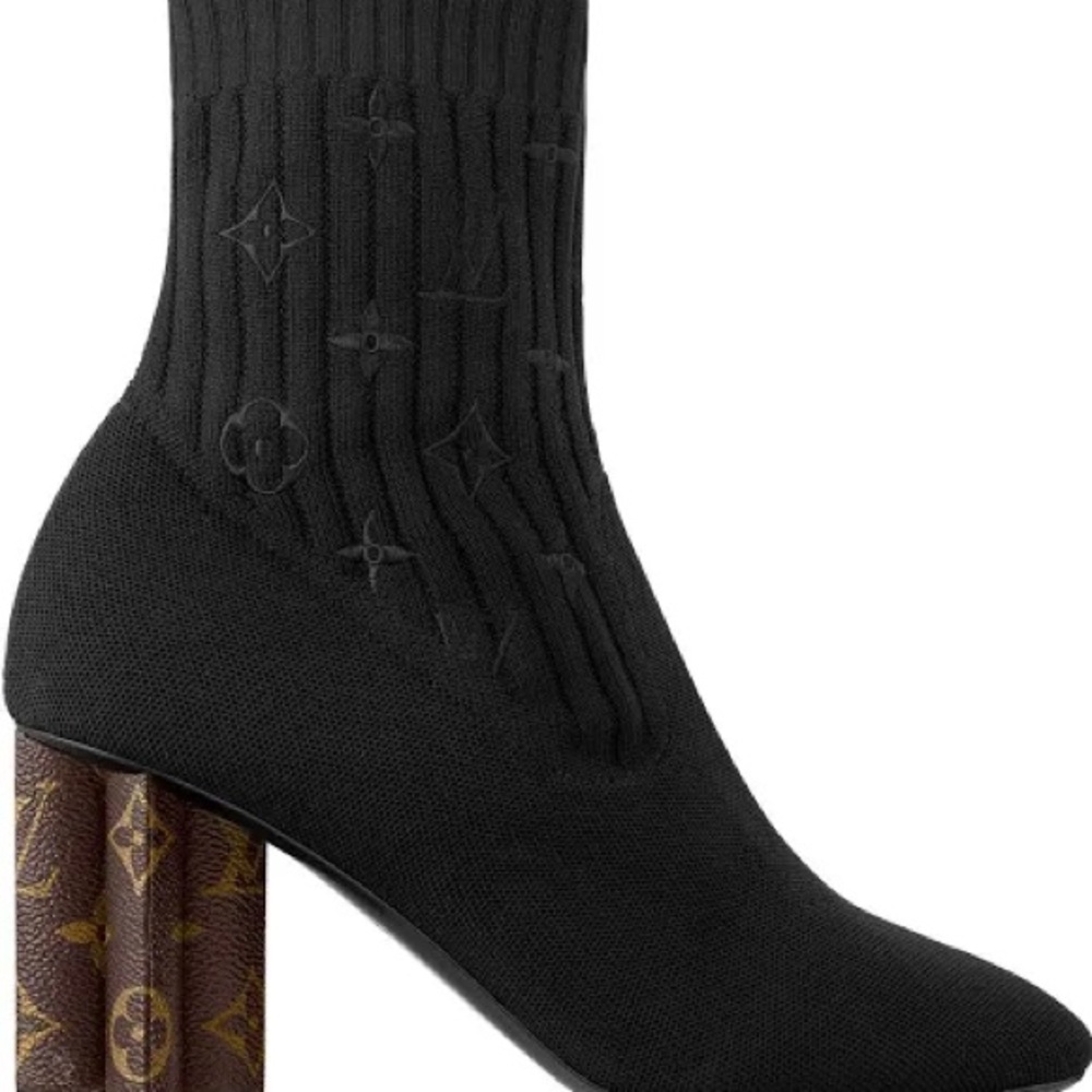 Louis Vuitton Silhouette Ankle Shoes. - Picture 2 of 2